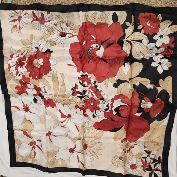 Scarf - Picture 2 of 3